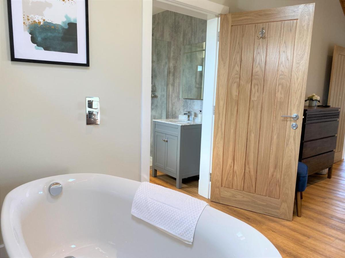 Pheasant Lodge With Hot Tub Forgandenny Экстерьер фото
