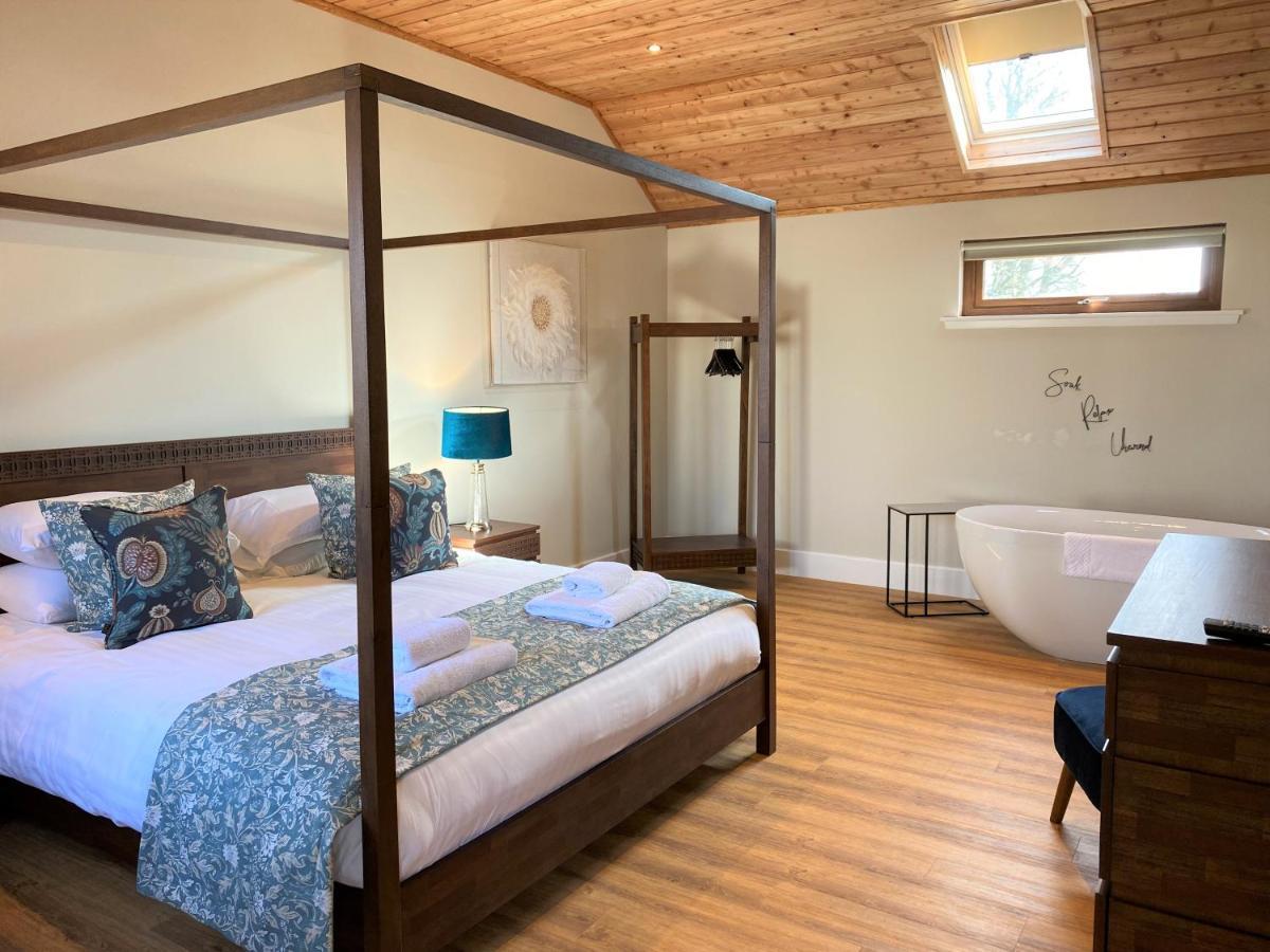 Pheasant Lodge With Hot Tub Forgandenny Экстерьер фото